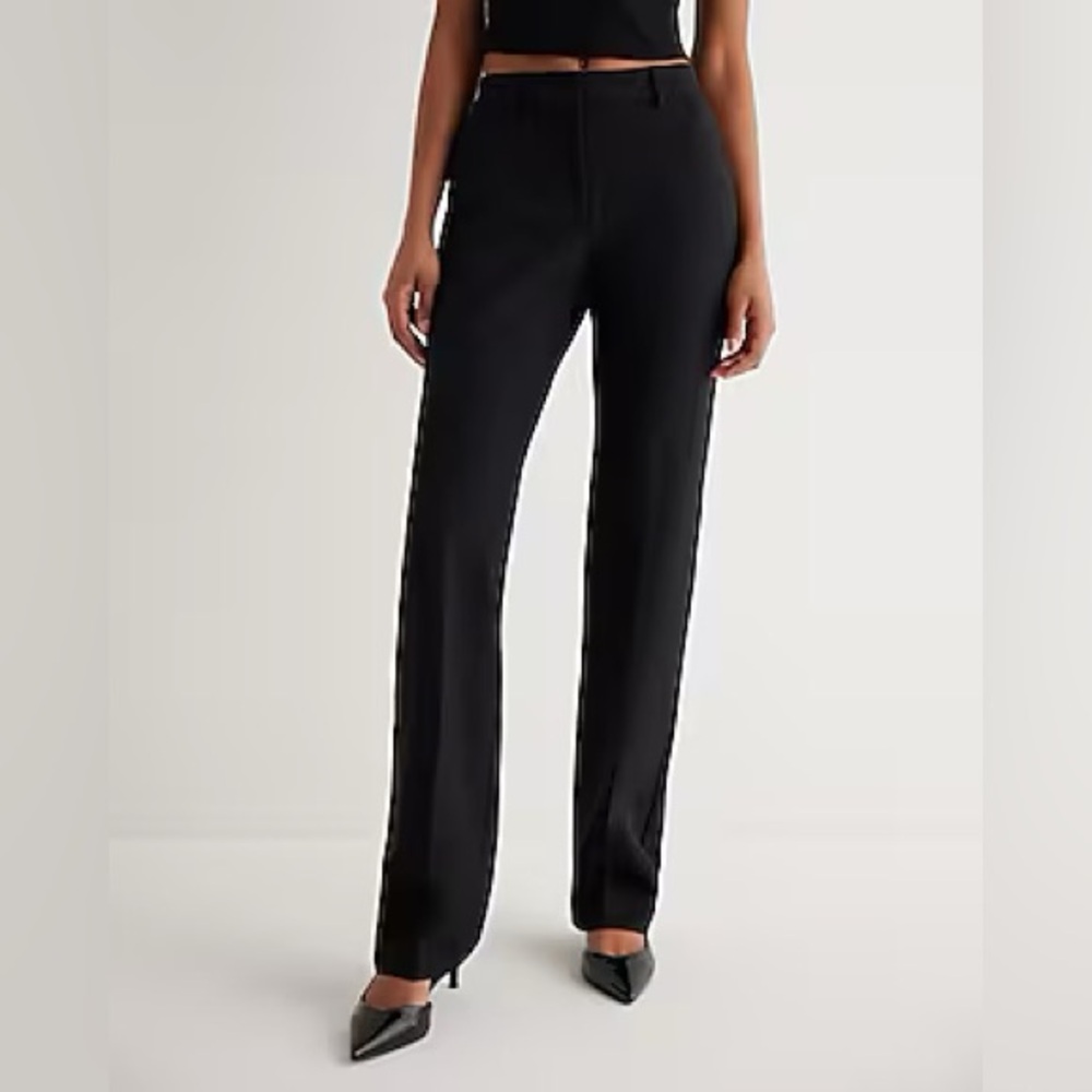 Editor Mid Rise Bootcut Pant
Size: 2 NWT